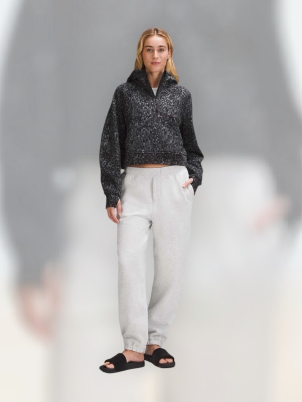 Lululemon Scuba Oversized Half-Zip
Hoodie
Lined Leopard WP Anchor Multi